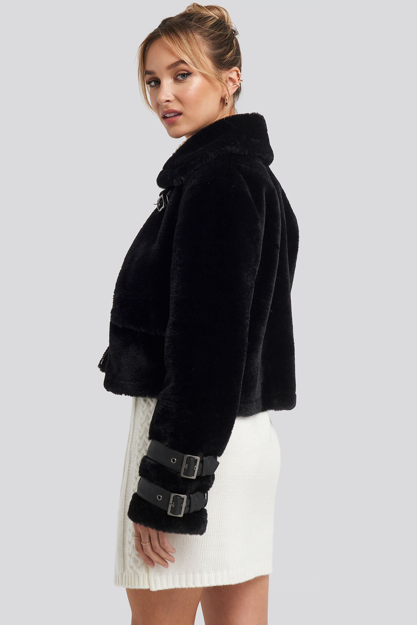 fur cropped jacket black