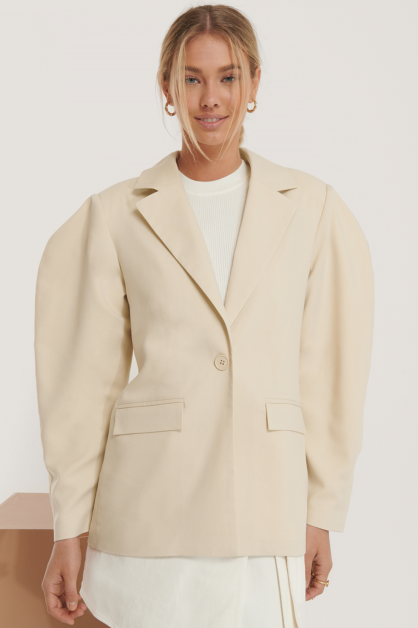 oversized beige blazer