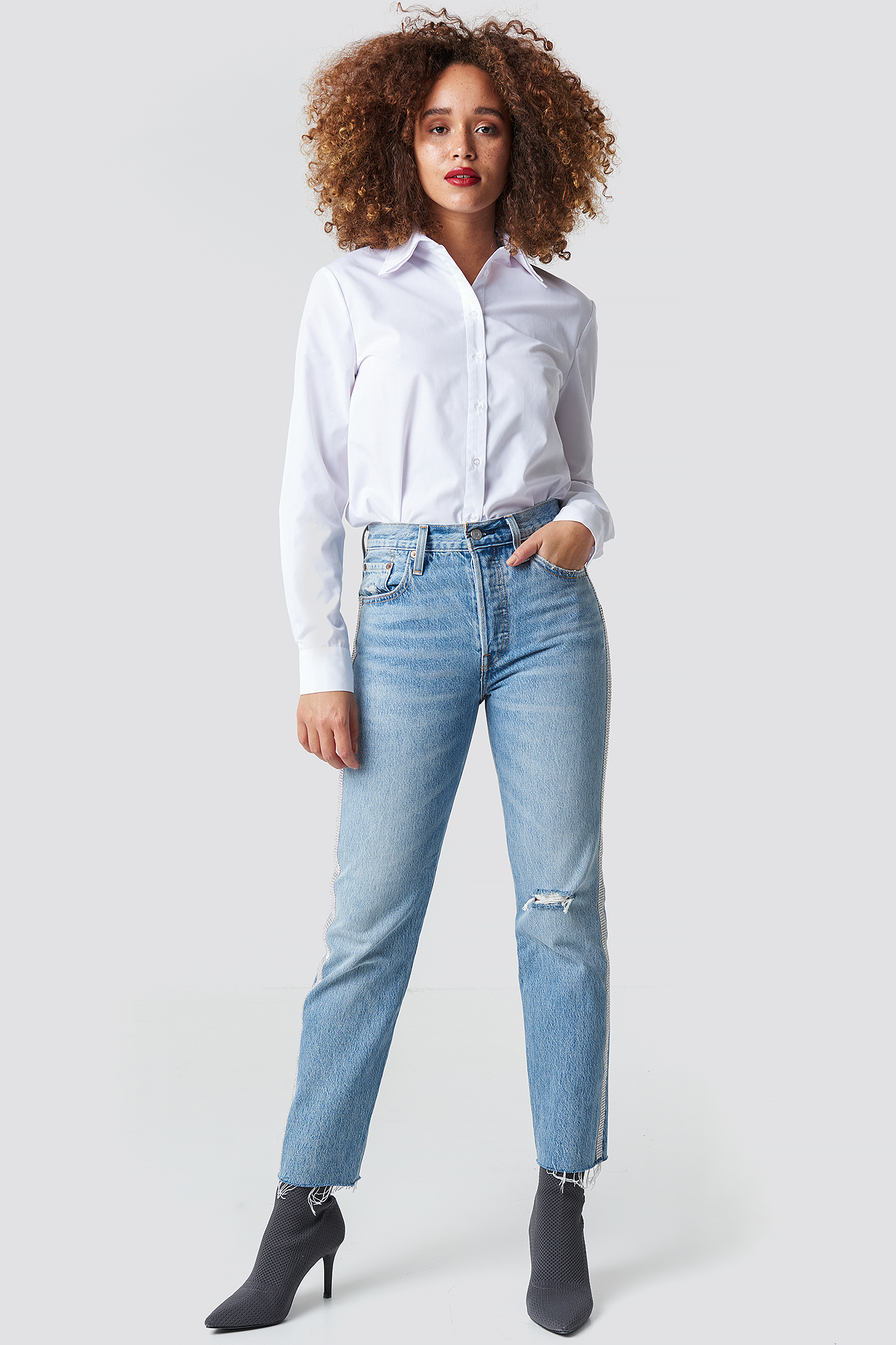Levi's 501 high rise straight leg crop jeans in light was blue |  MILANSTYLE.COM