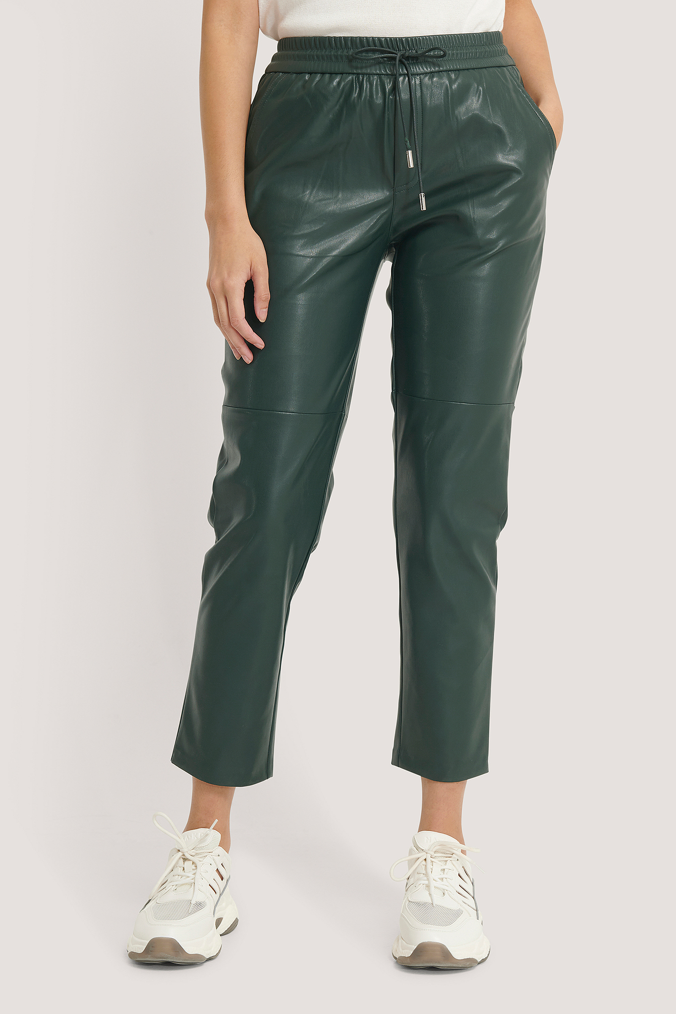 trousers to suit apple shape