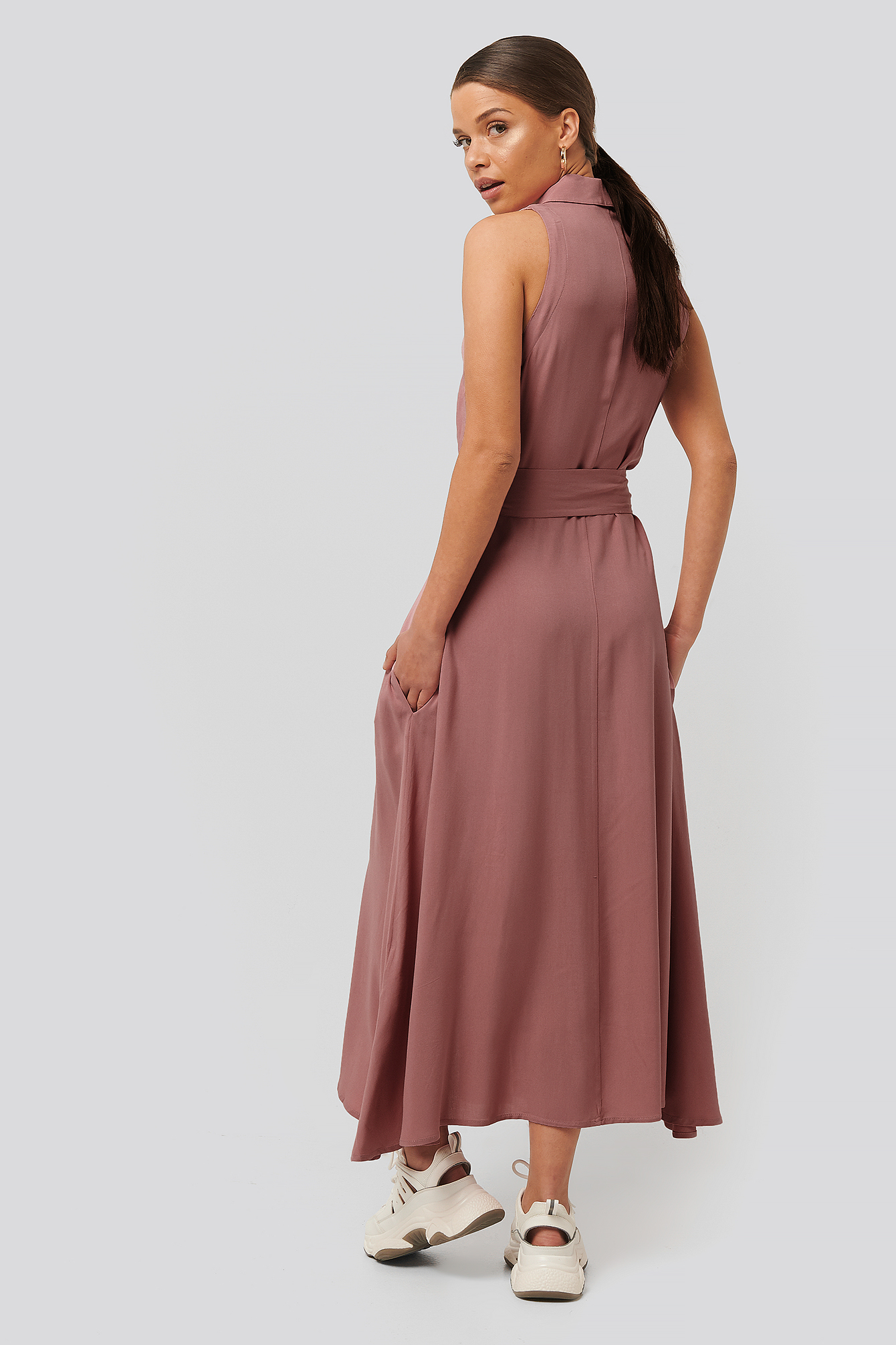 belted sleeveless dress