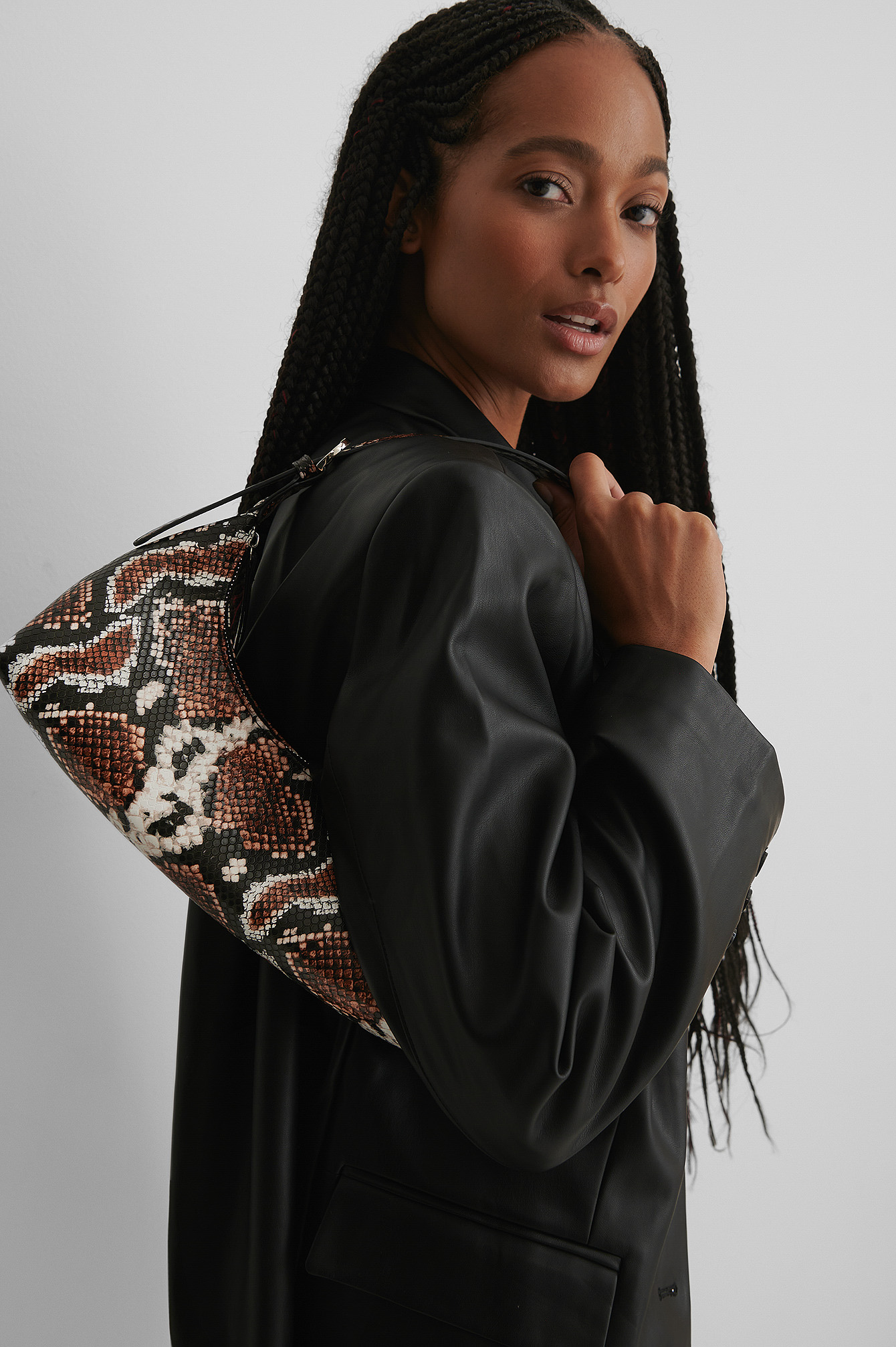 Curved Baguette Bag Multicolor | na-kdlounge.com