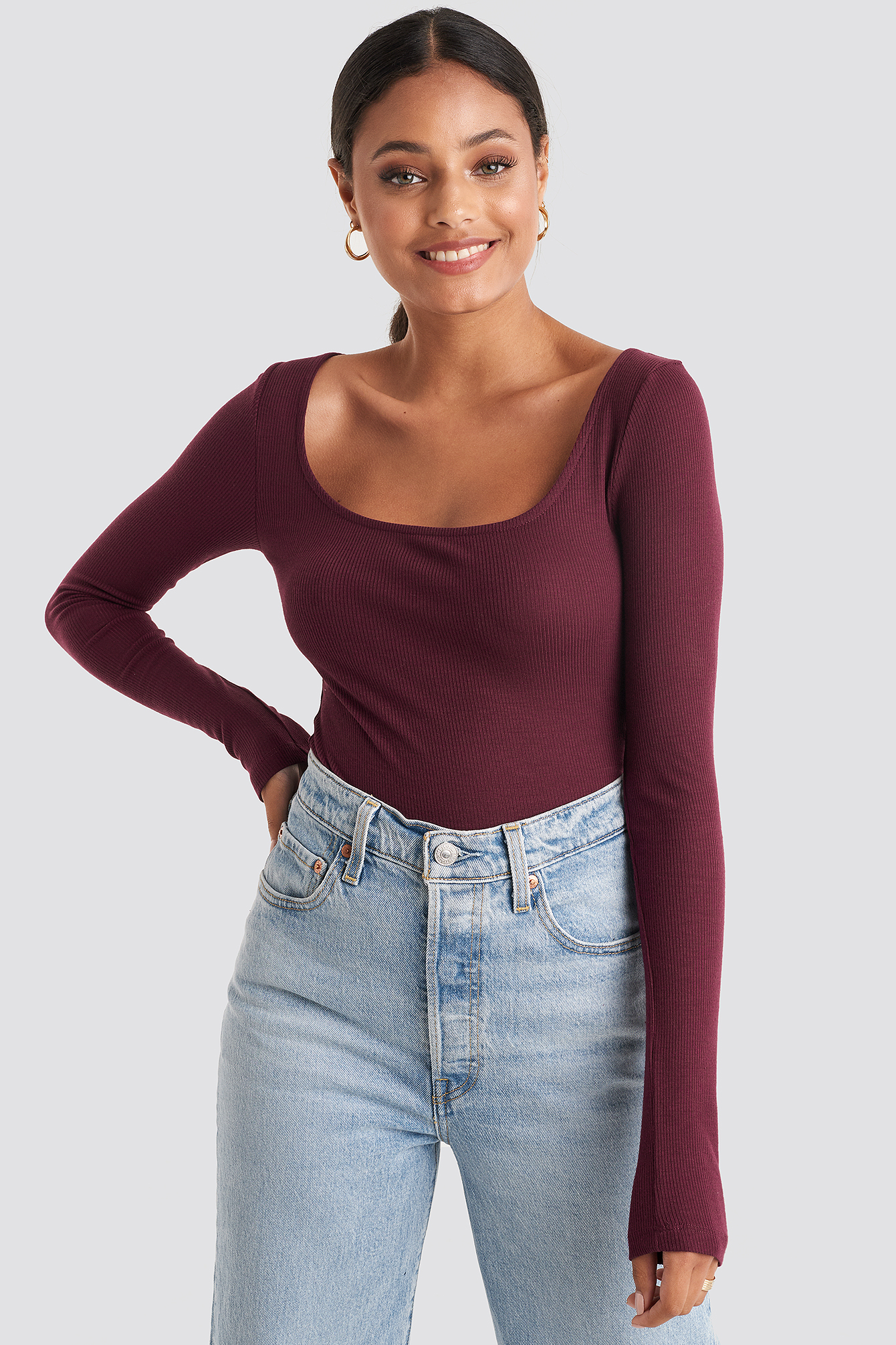 deep round neck