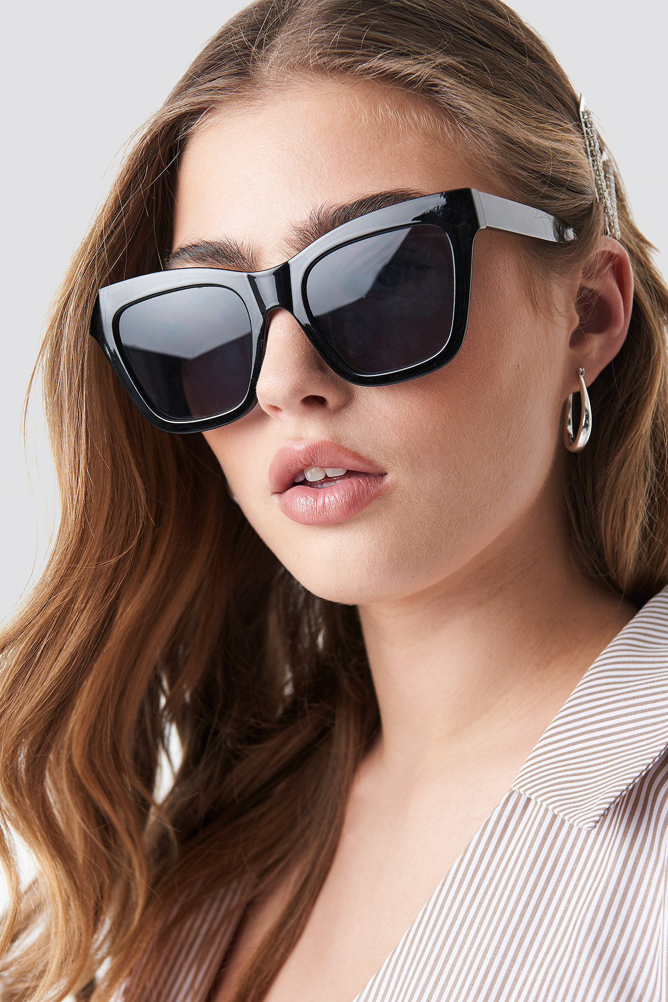 square shape sunglasses black