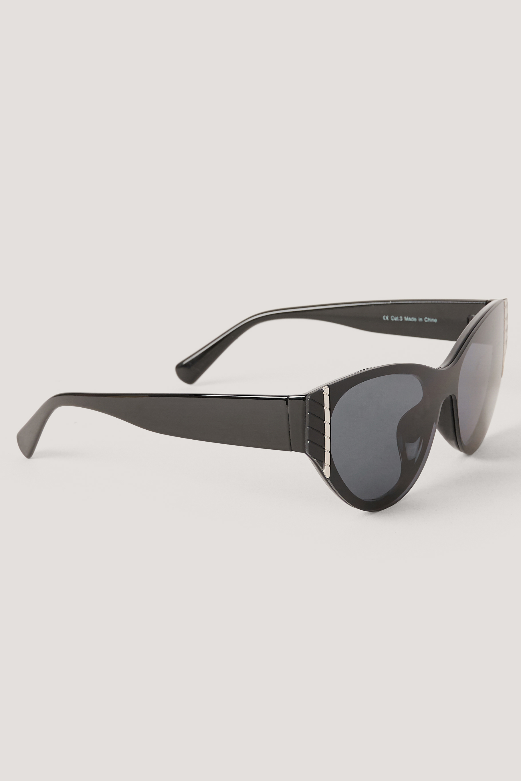 Lunettes De Soleil Affilees Yeux De Chat Noir Na Kdlounge Com