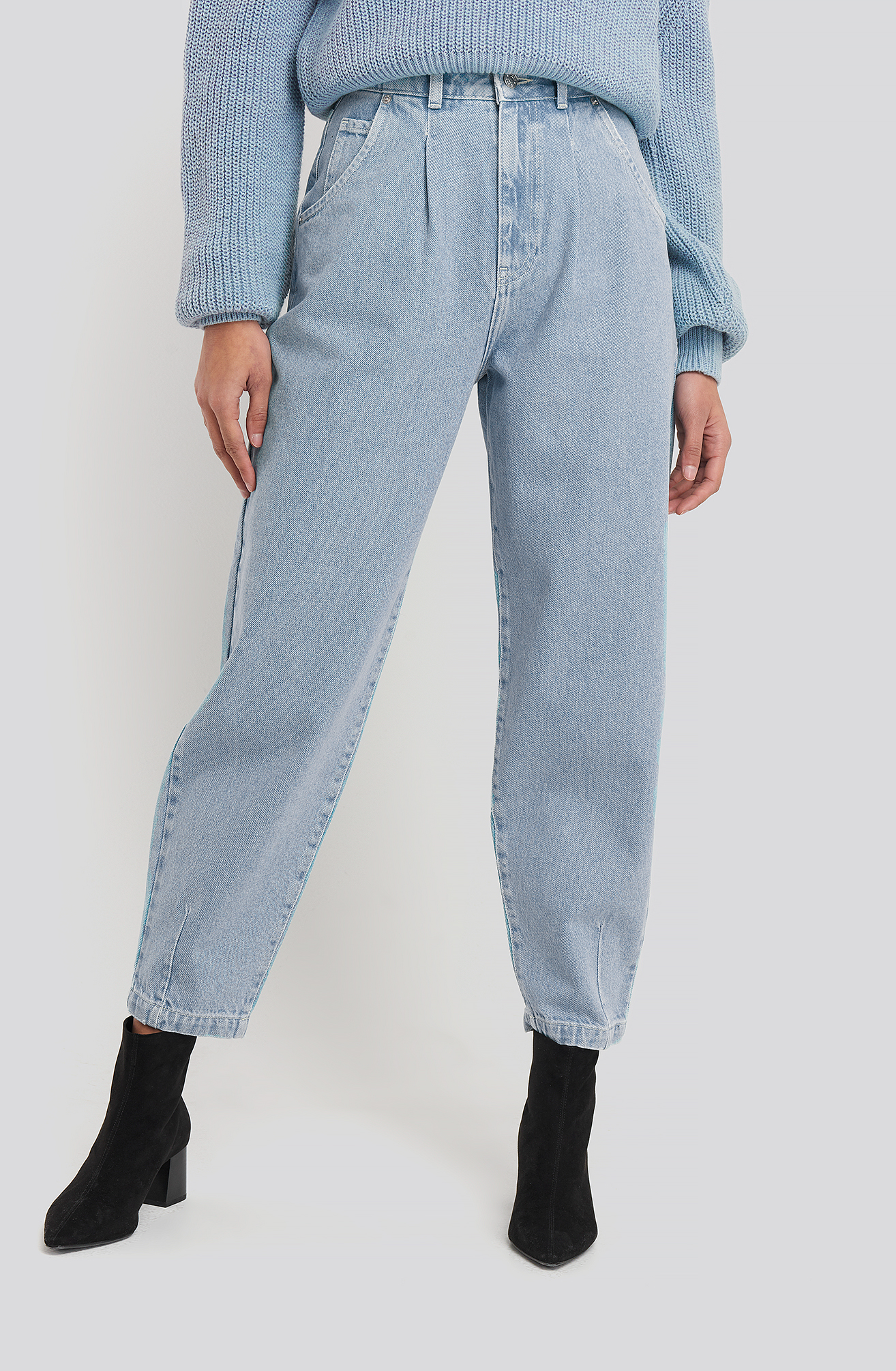 Front Dart Slouchy Jeans Blue