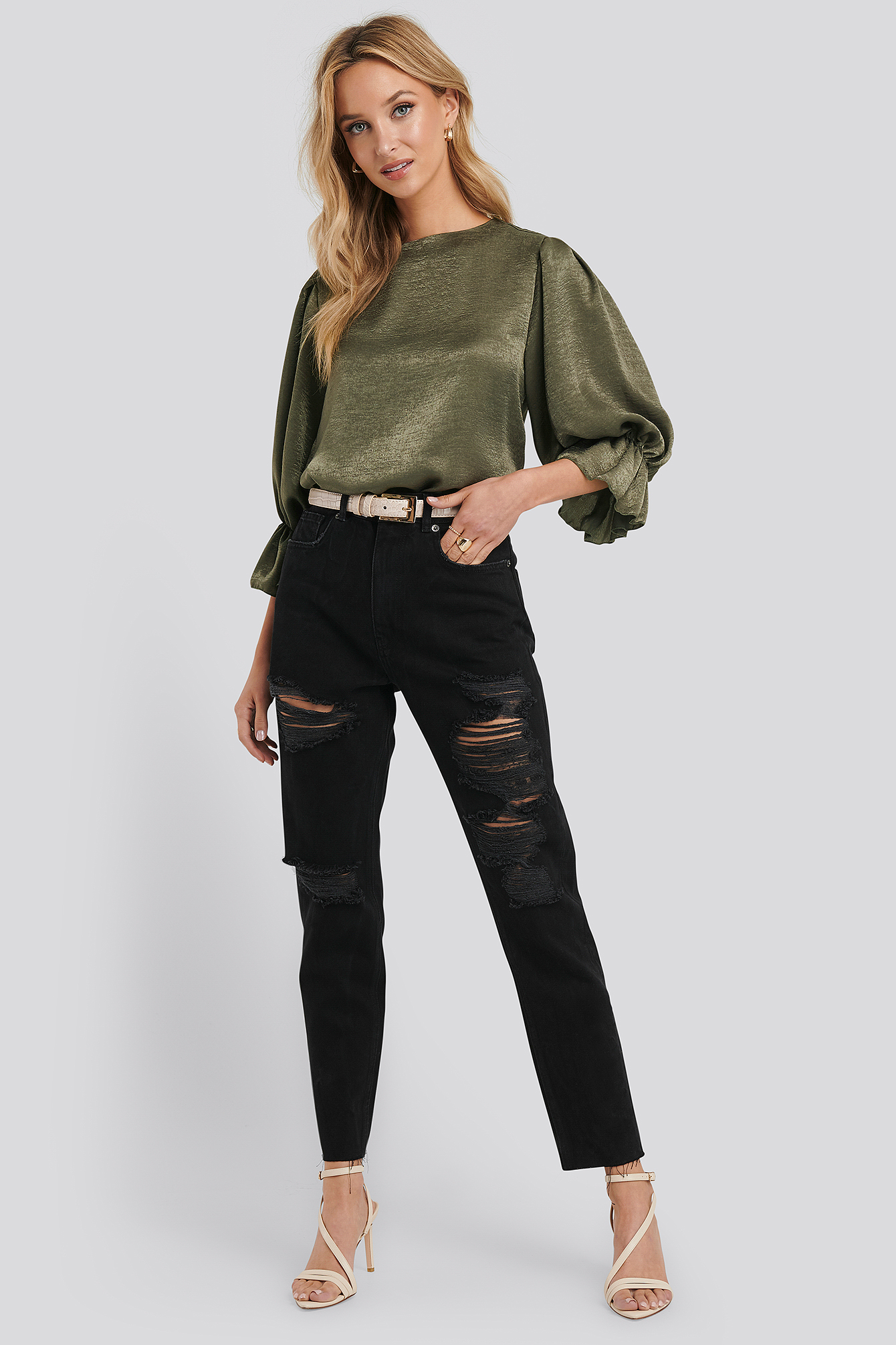 Jeansy damskie z przetarciami – Jeansy z dziurami oferta Jeansy damskie z przetarciami – Jeansy z dziurami oferta