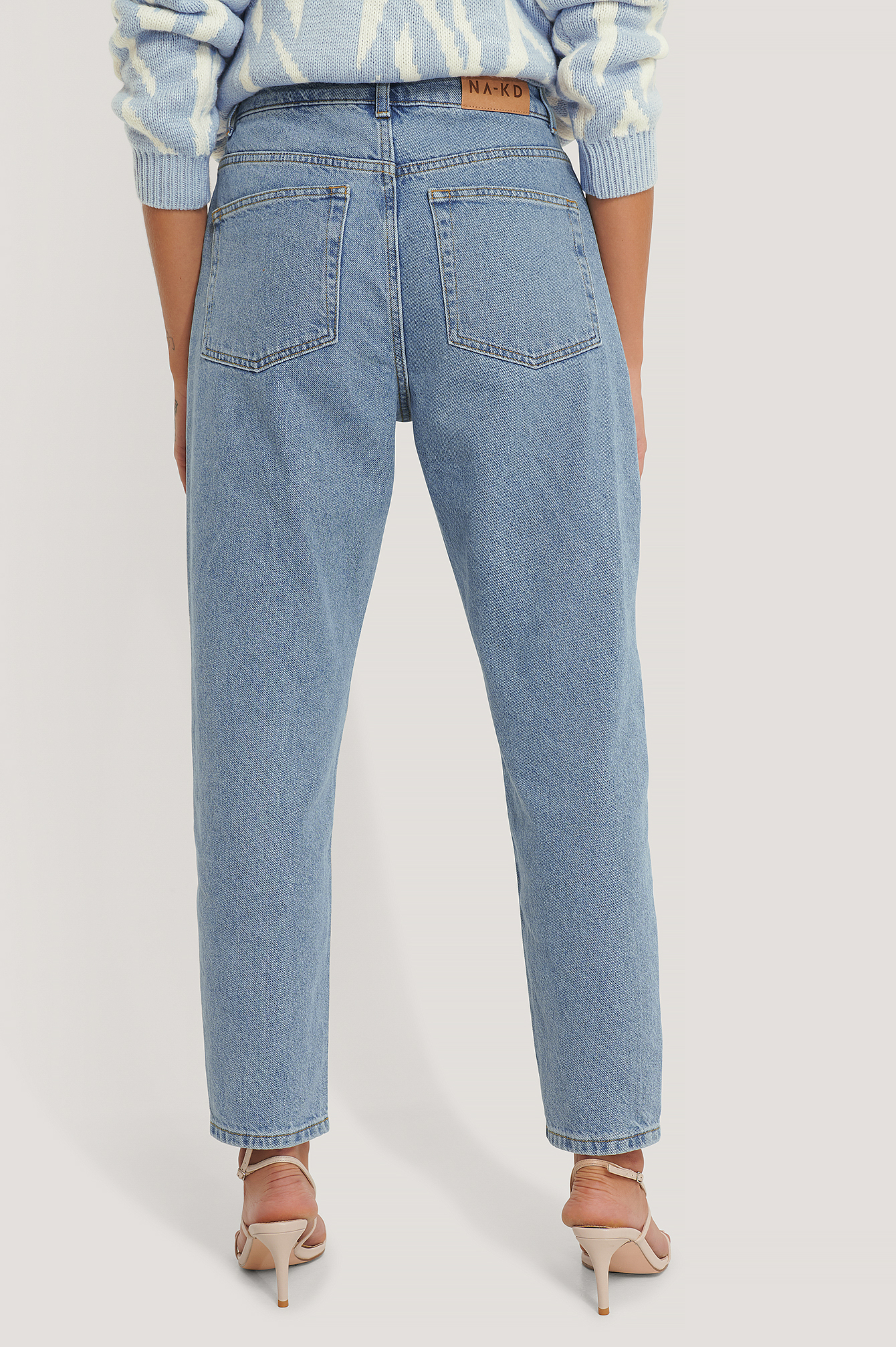 mom jeans loose