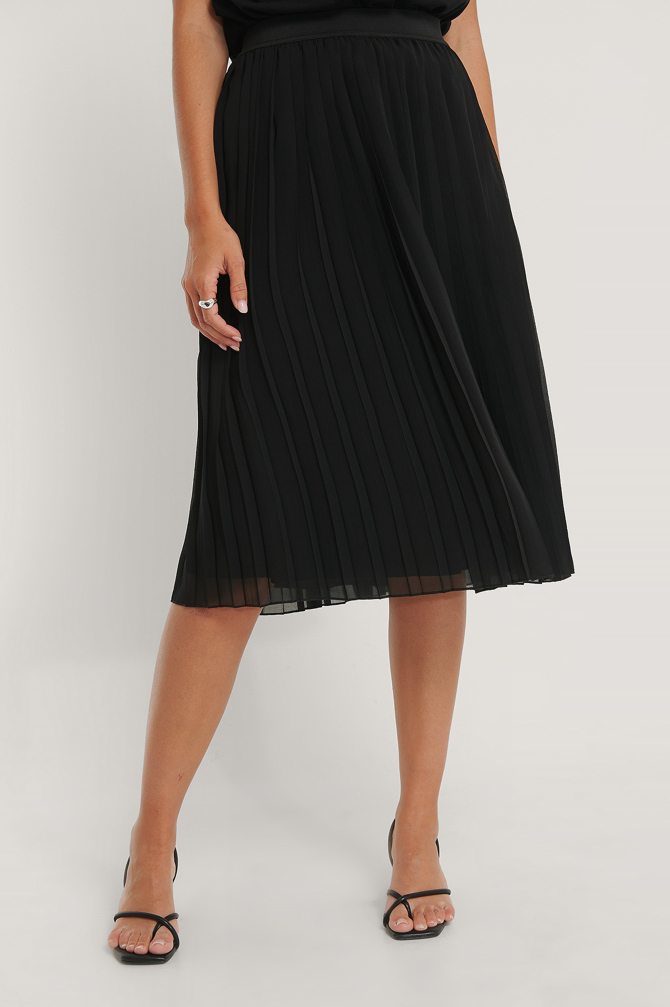 Midi Pleated Skirt Black | na-kdlounge.com