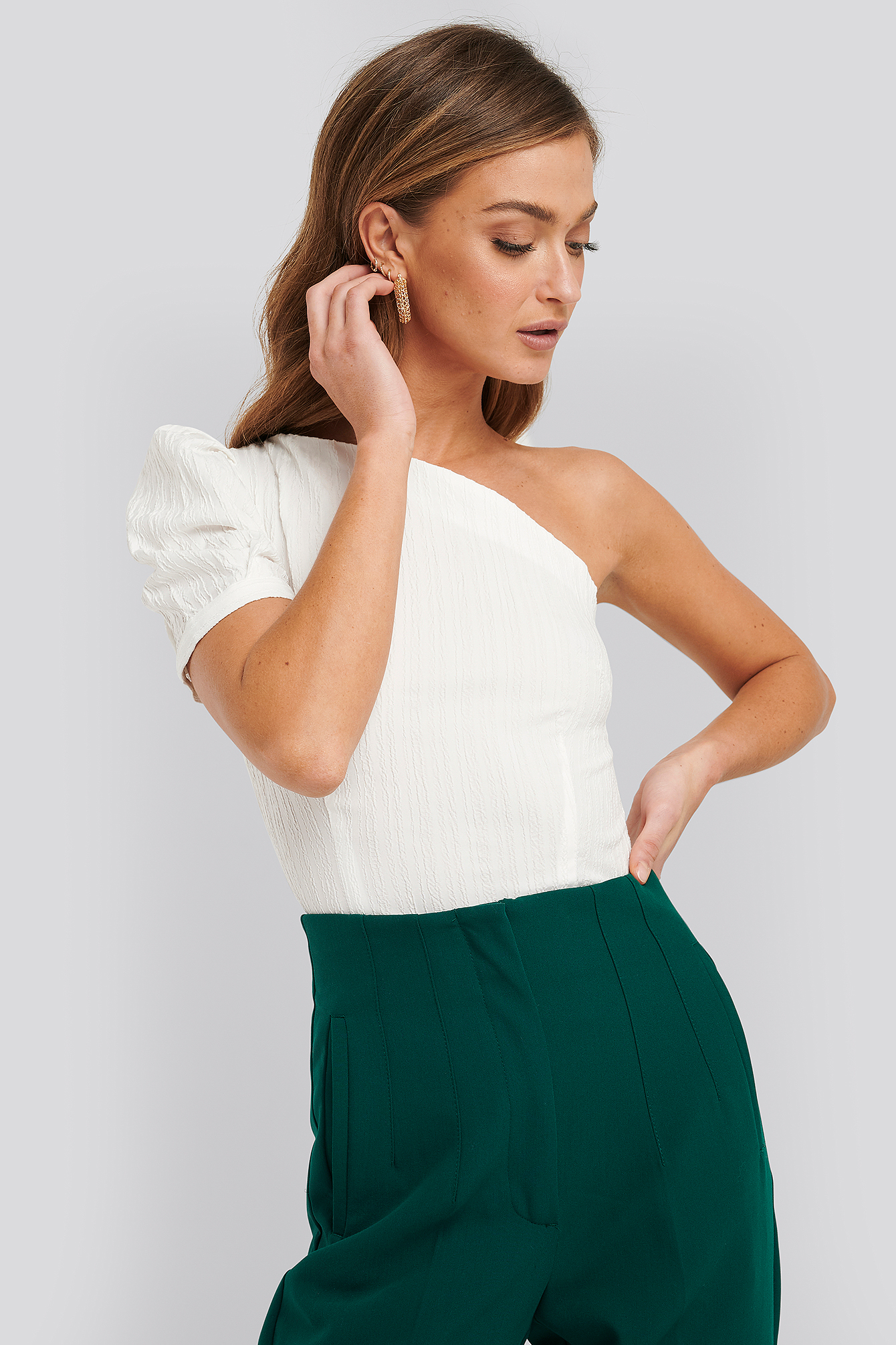 one shoulder puff sleeve top