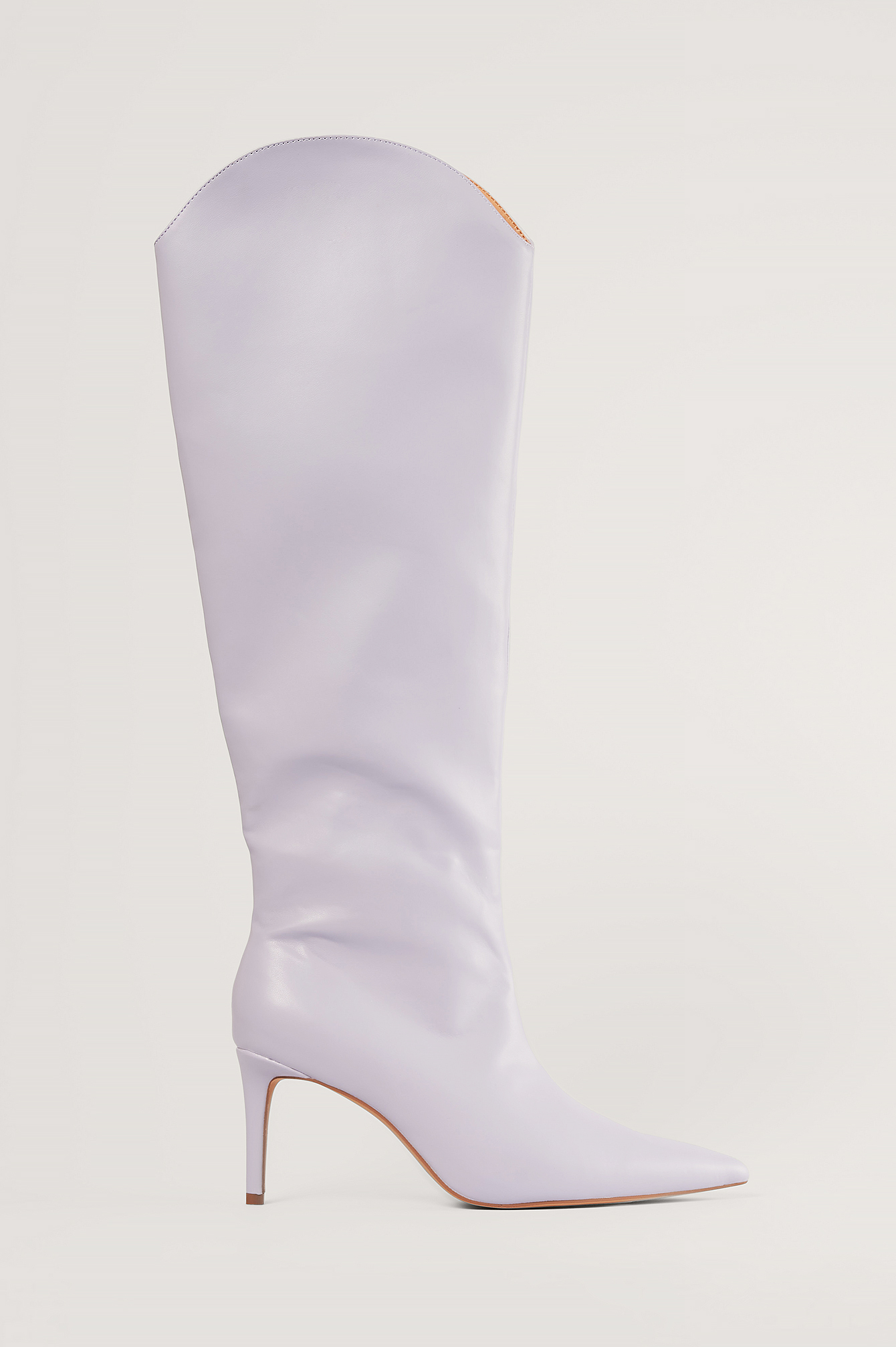 white boots pointed toe