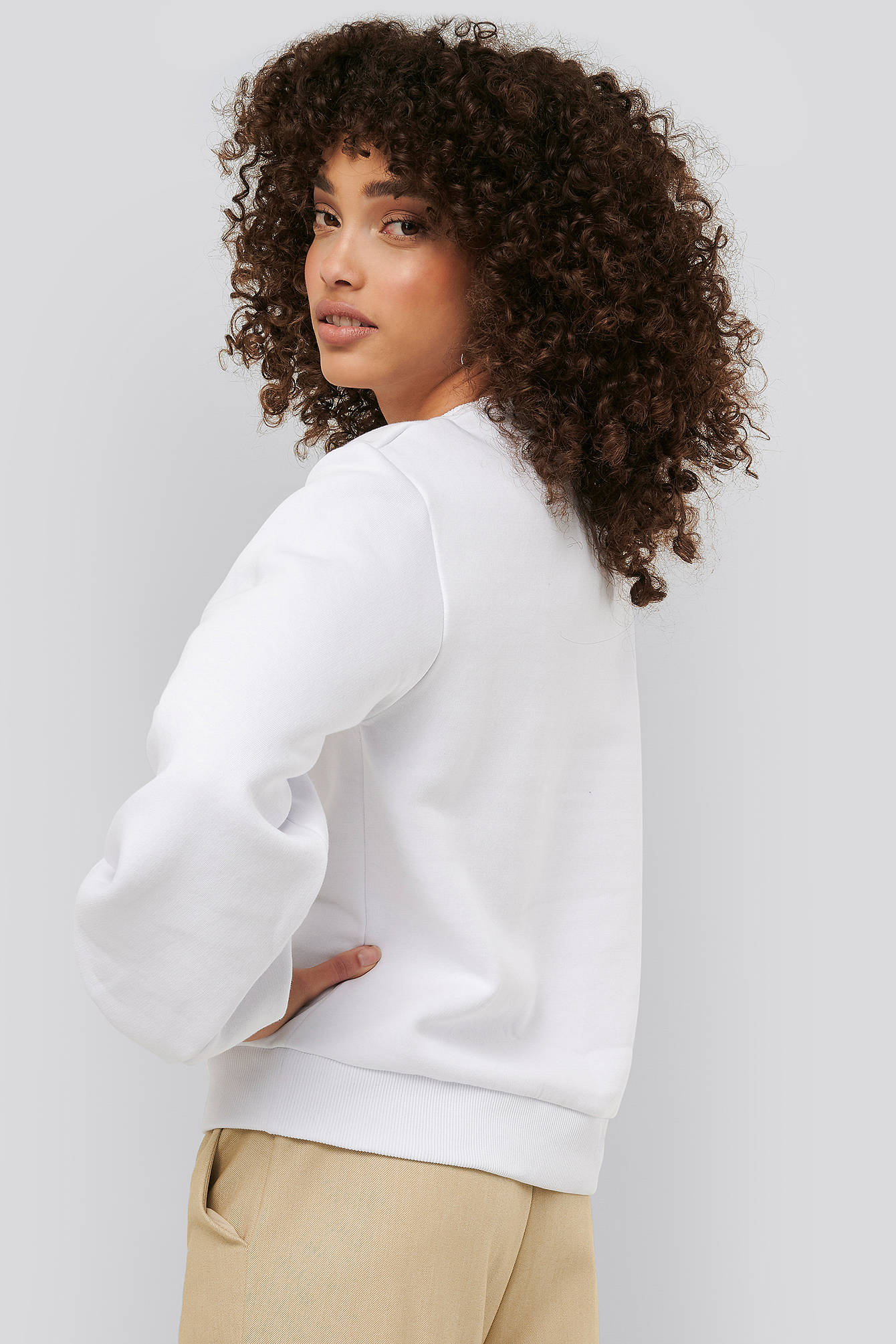 white puff sleeve sweater
