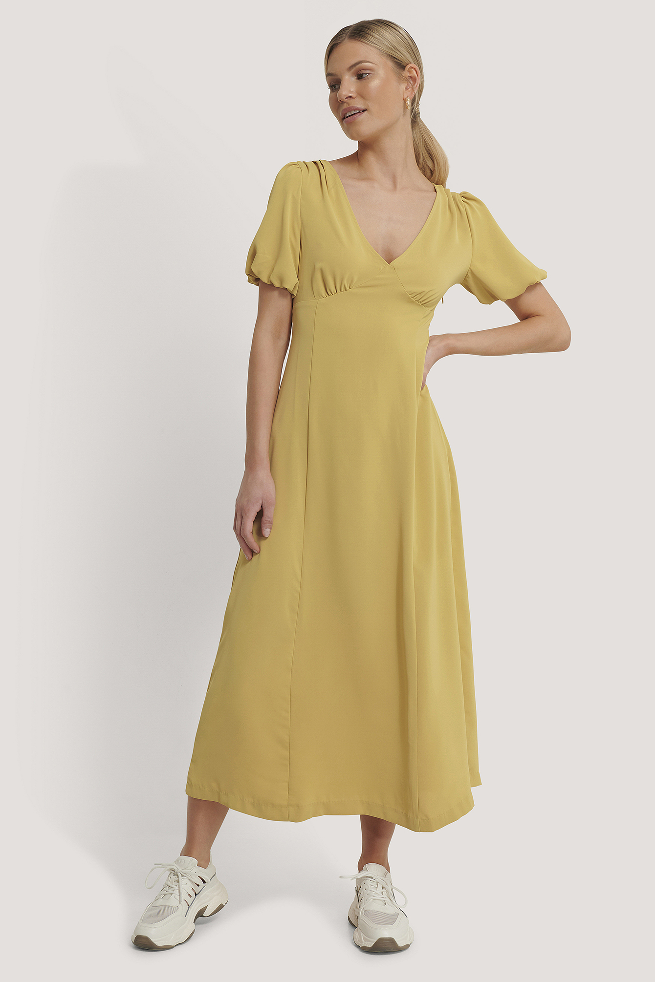 puff sleeve dress midi