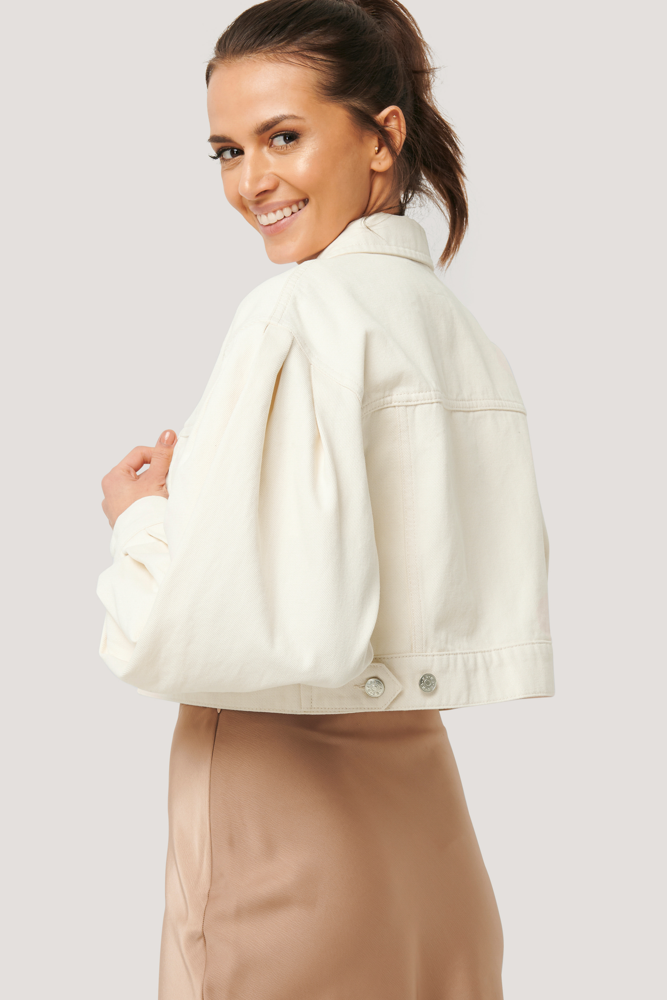 white puff sleeve jacket