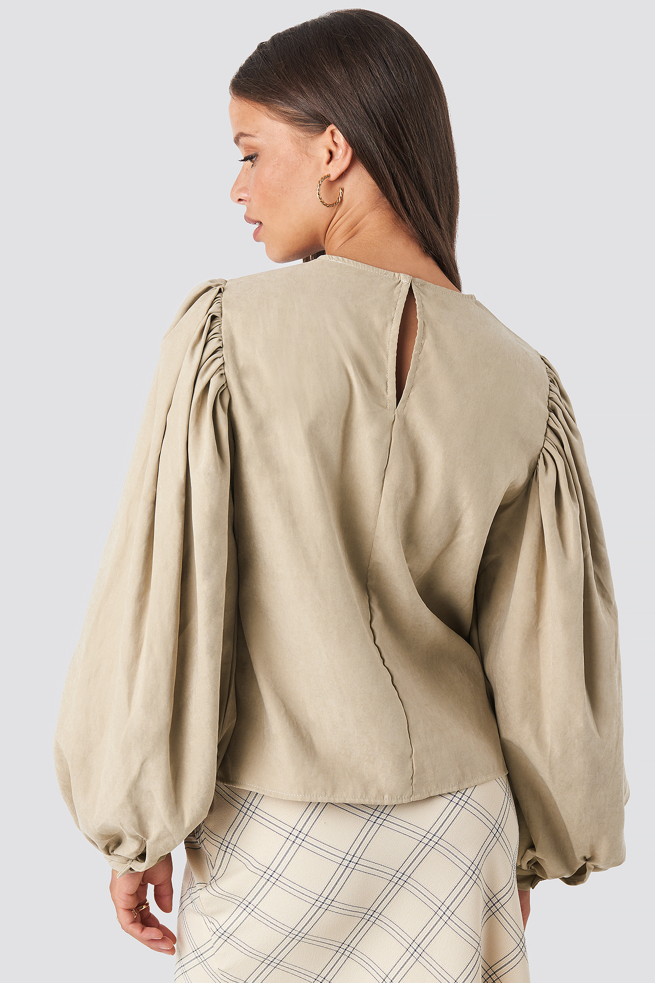 latest round neck top