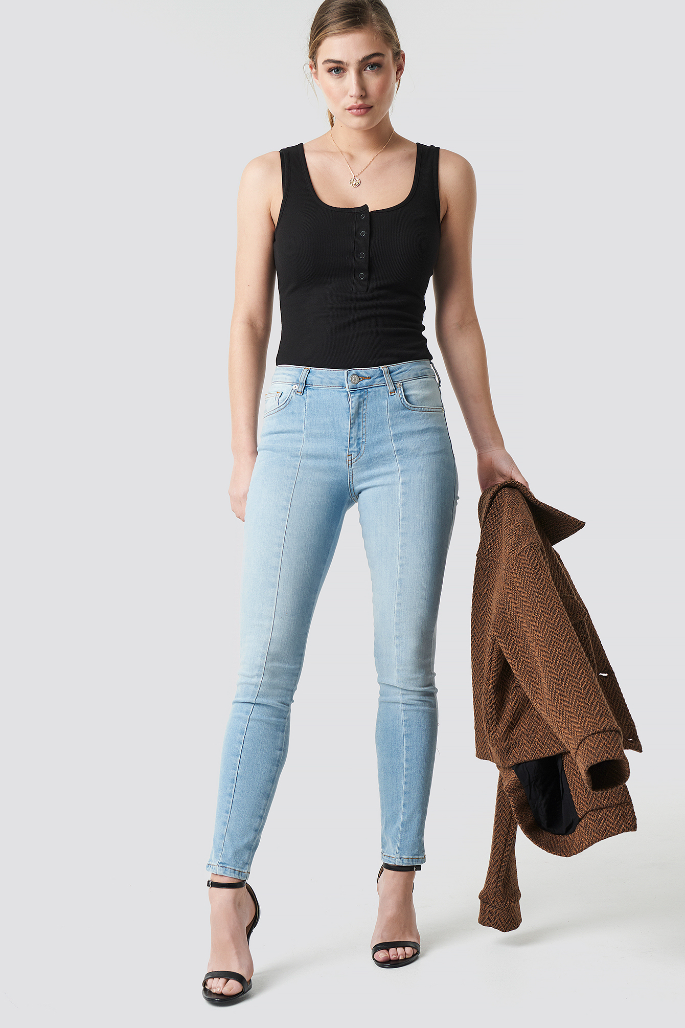 skinny mid waist jeans