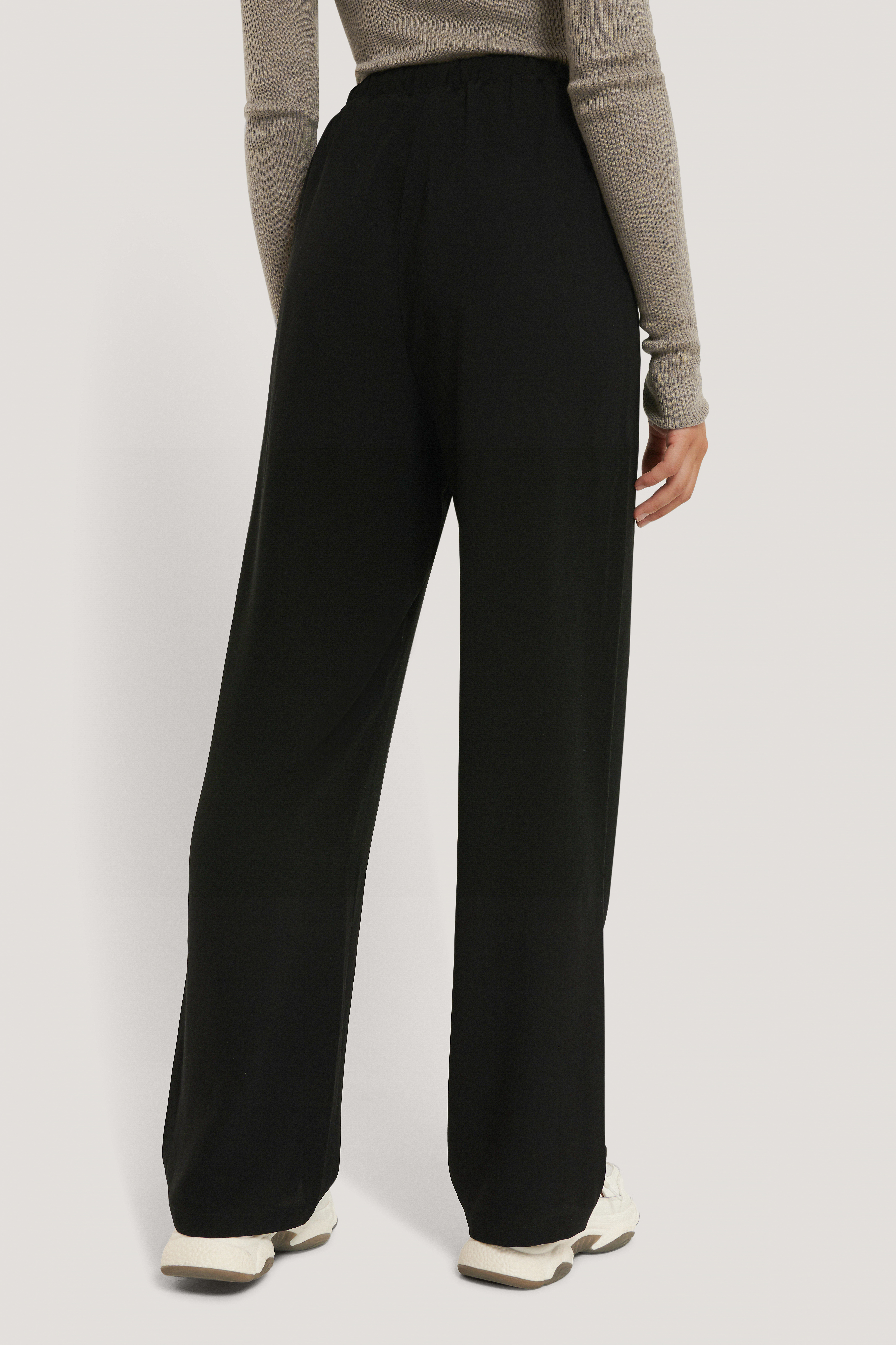 wide leg pants with tie waist