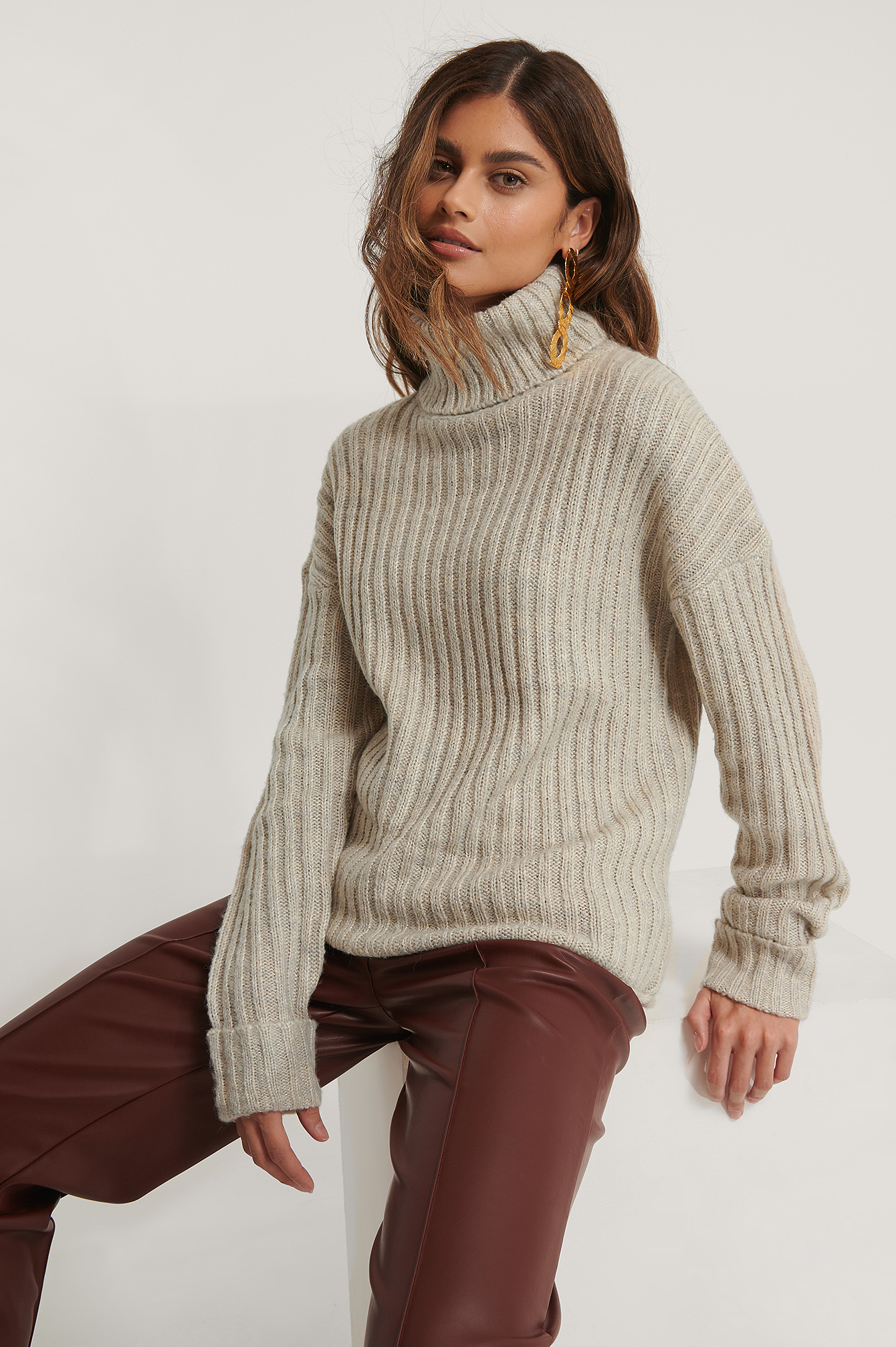 ribbed knit turtleneck