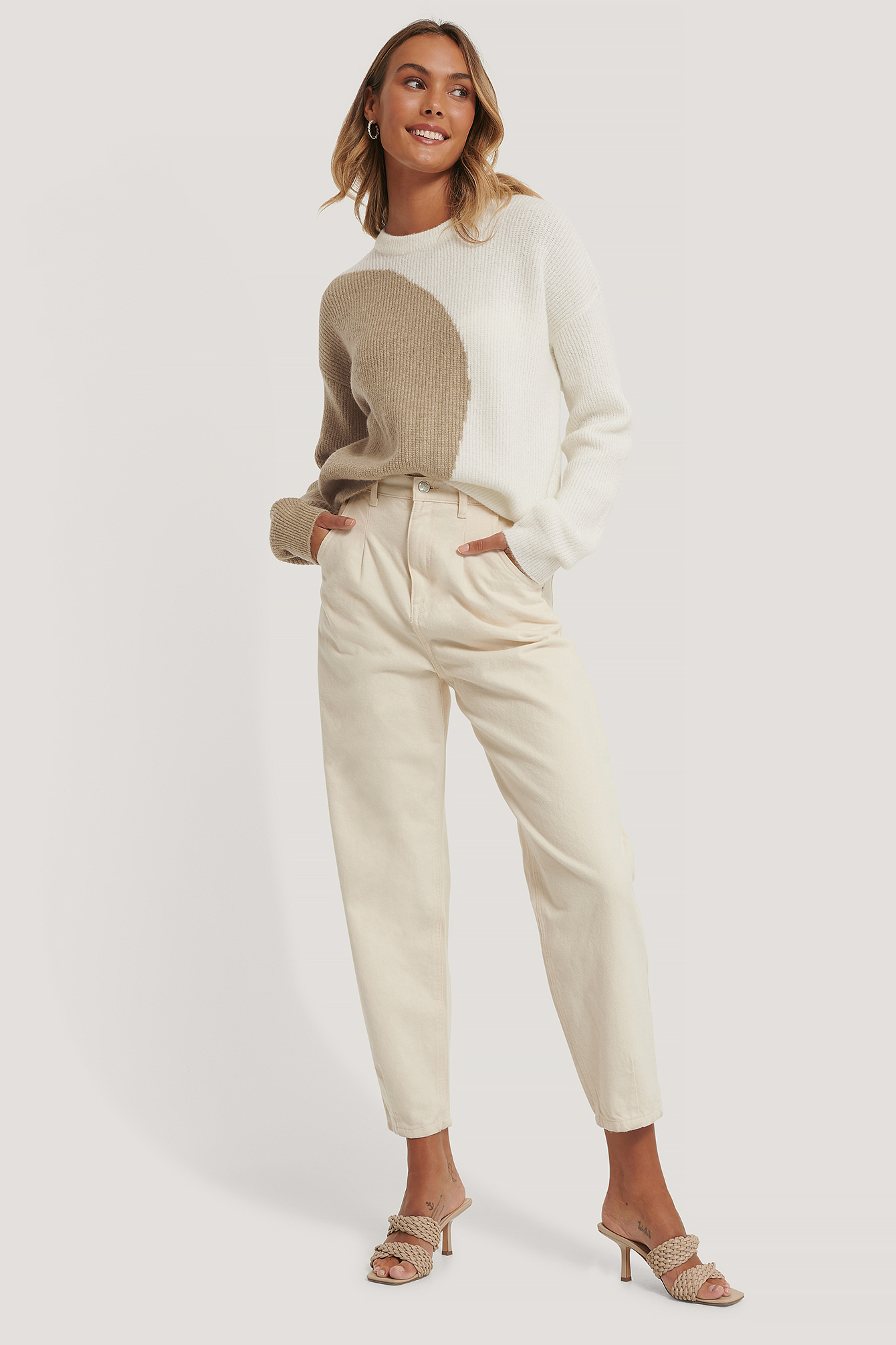 Beige/White Two Colored Knitted Sweater