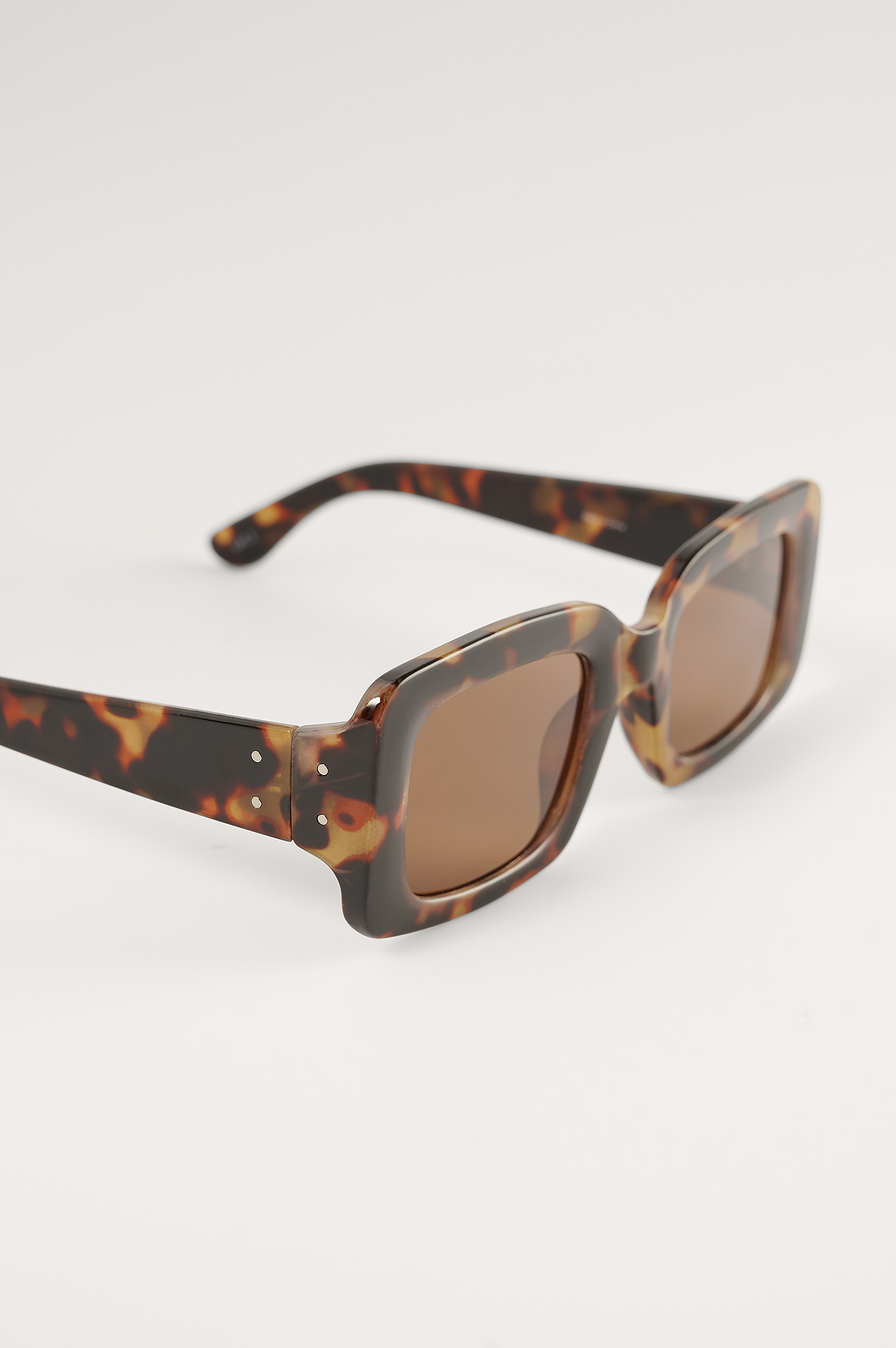 wide square sunglasses