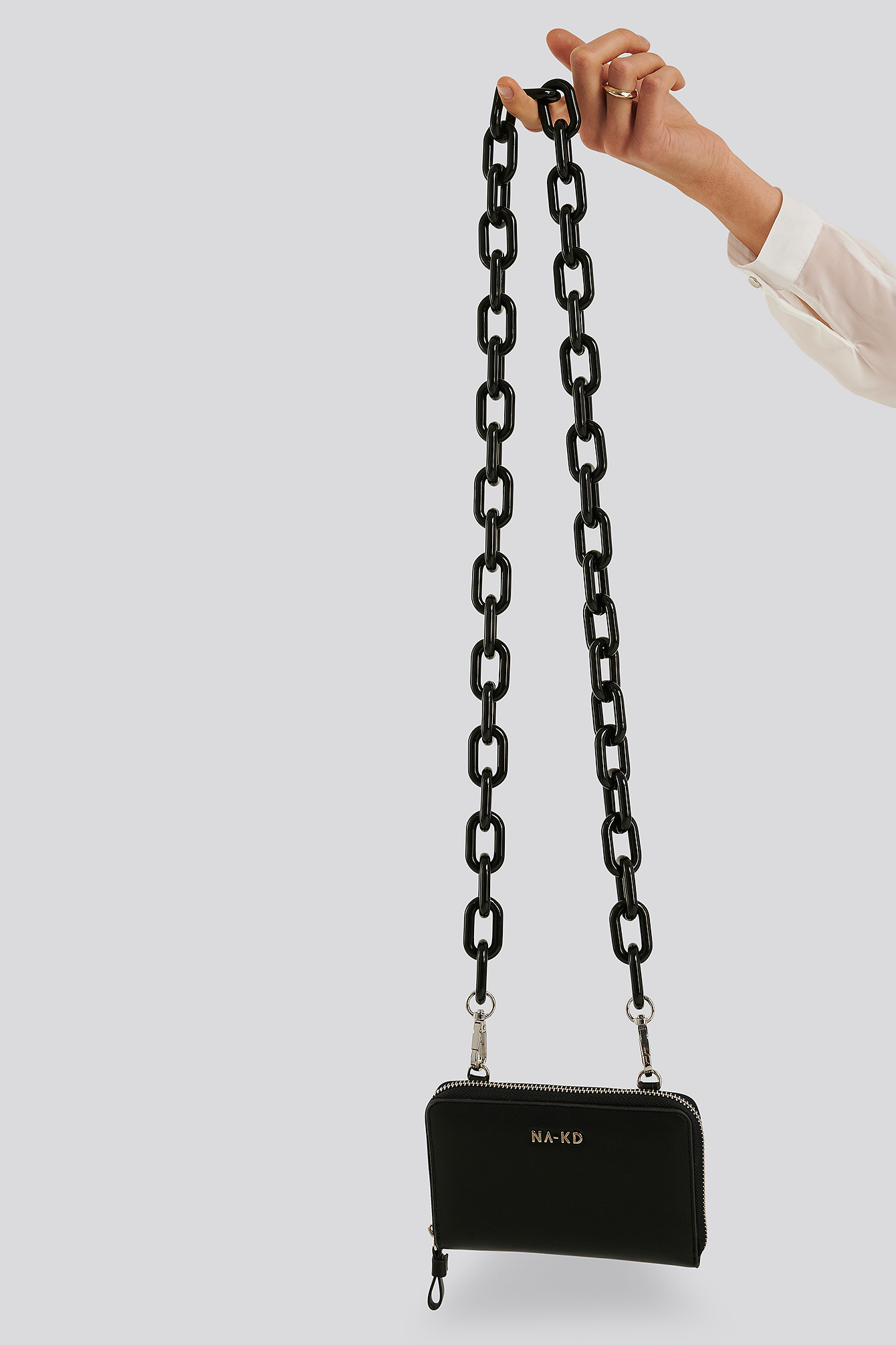 big chain bag
