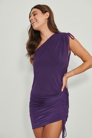 Purple Sukienka mini odsłaniająca jedno ramię