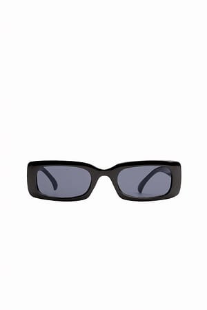 Black Szerokie okulary przeciwsłoneczne z recyklingu w stylu retro